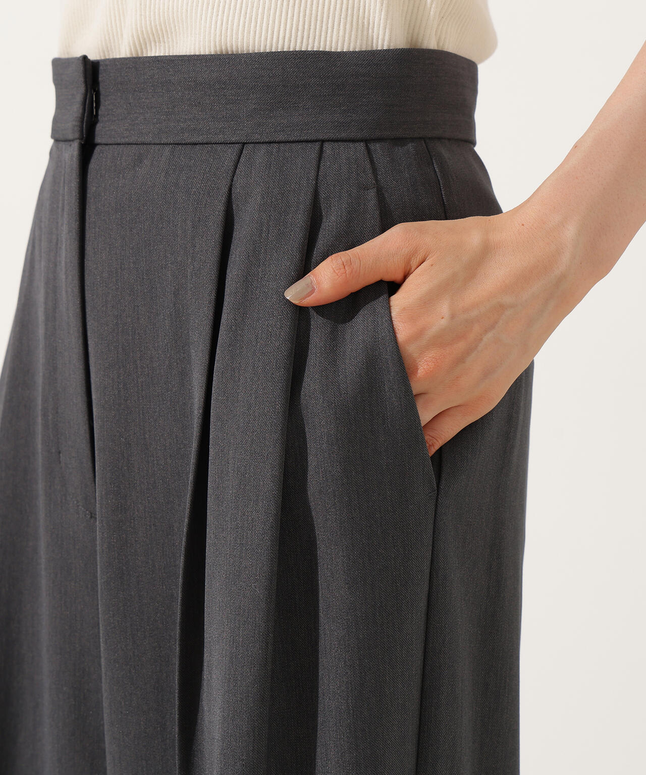 ツータックワイドパンツ