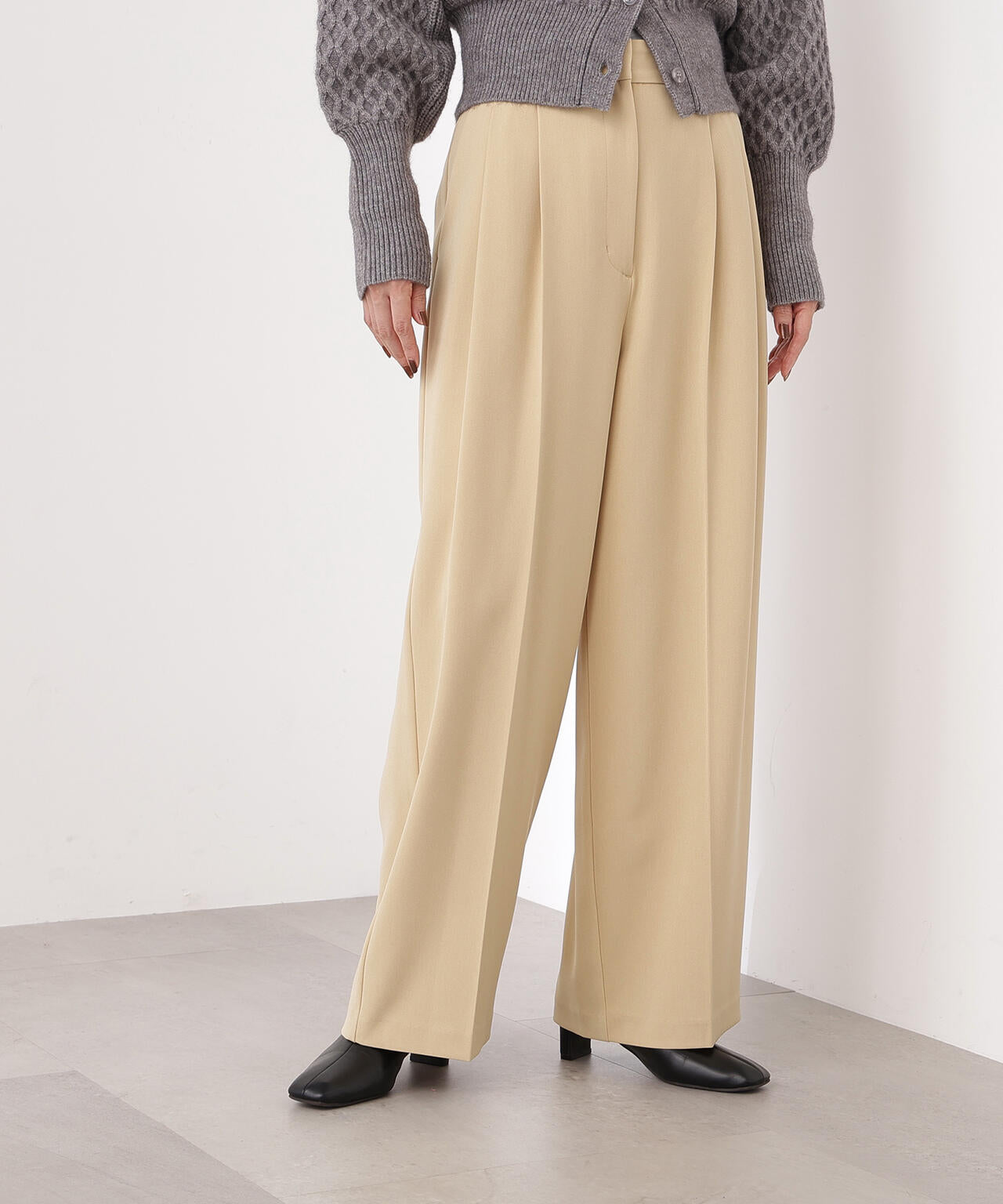 ツータックワイドパンツ