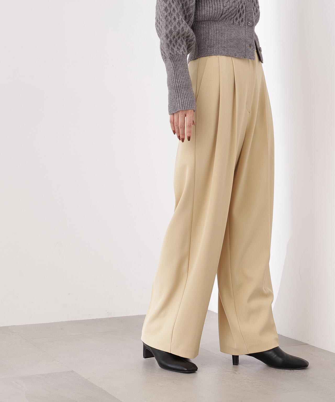 ツータックワイドパンツ