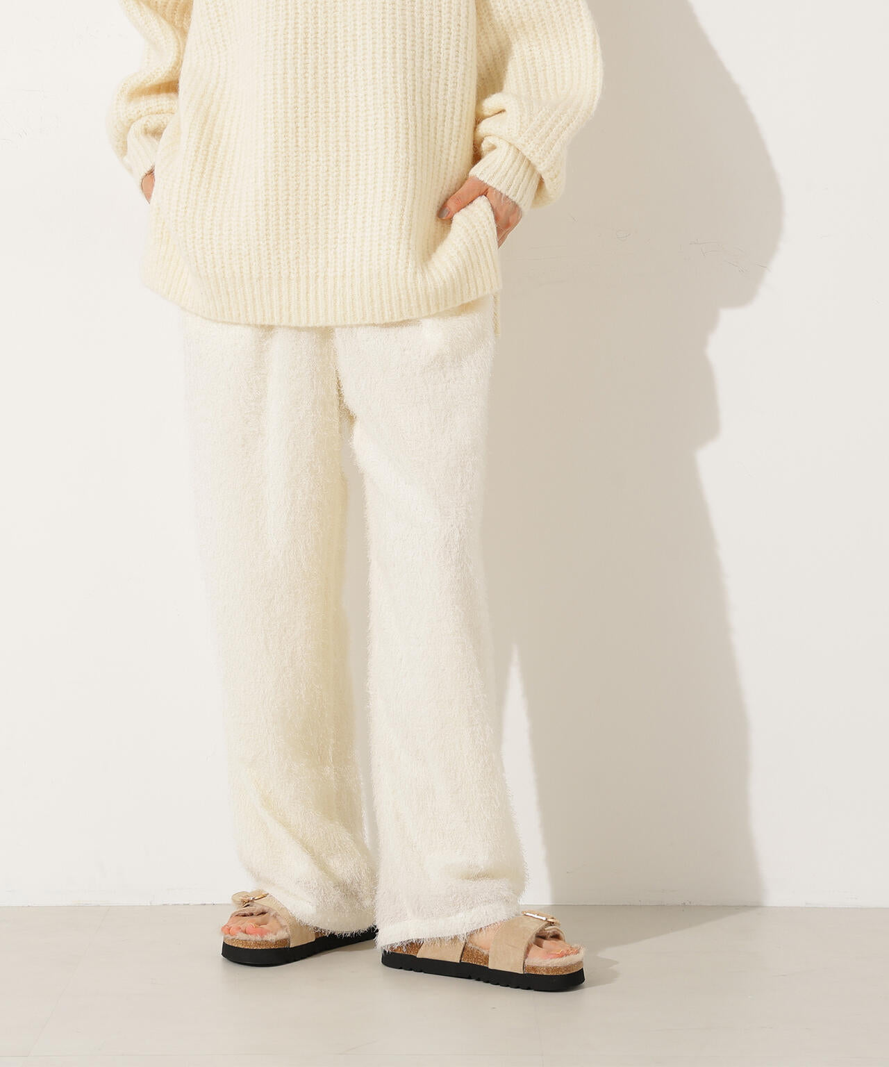 フェザータッチワイドパンツ