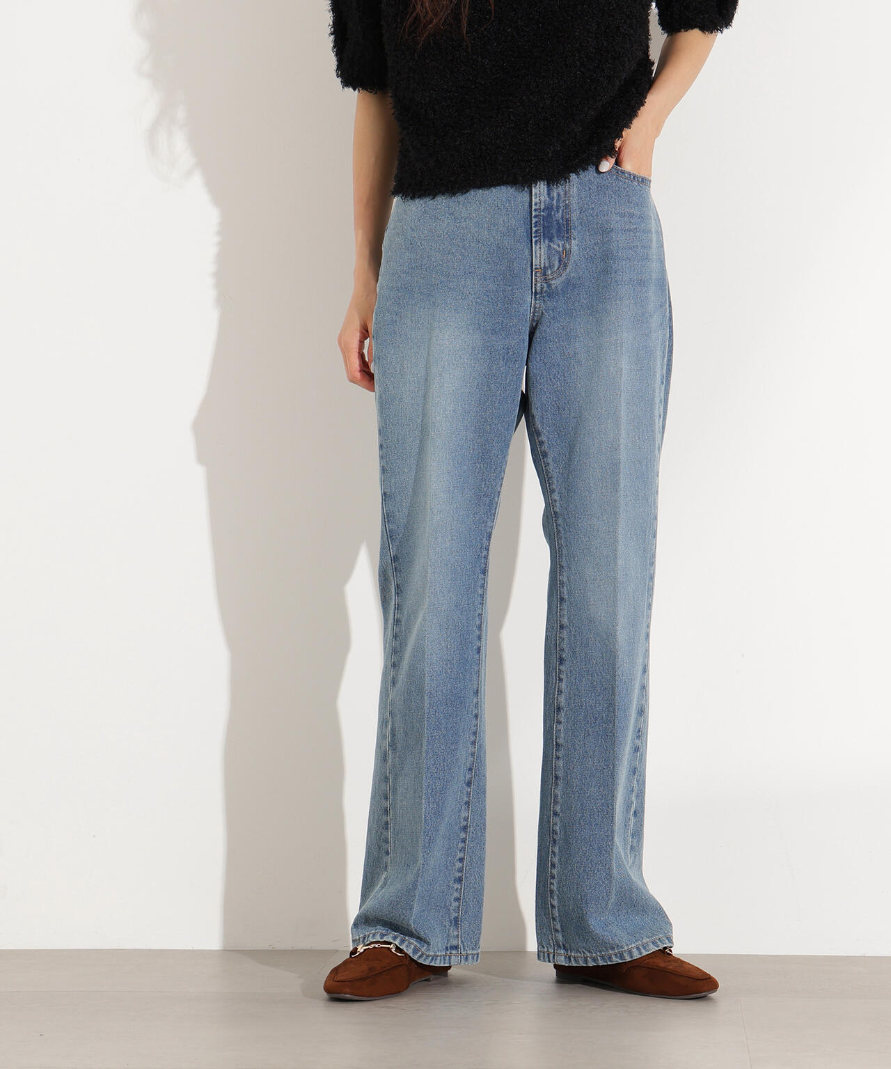 【岸本セシルさん着用】【小室安未さん着用】センタープレスフレアデニムパンツ