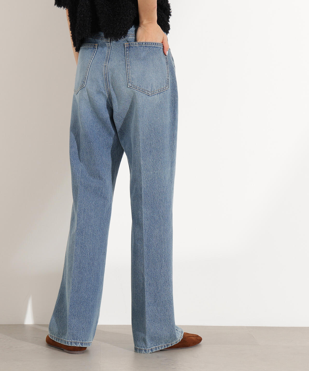 【岸本セシルさん着用】【小室安未さん着用】センタープレスフレアデニムパンツ