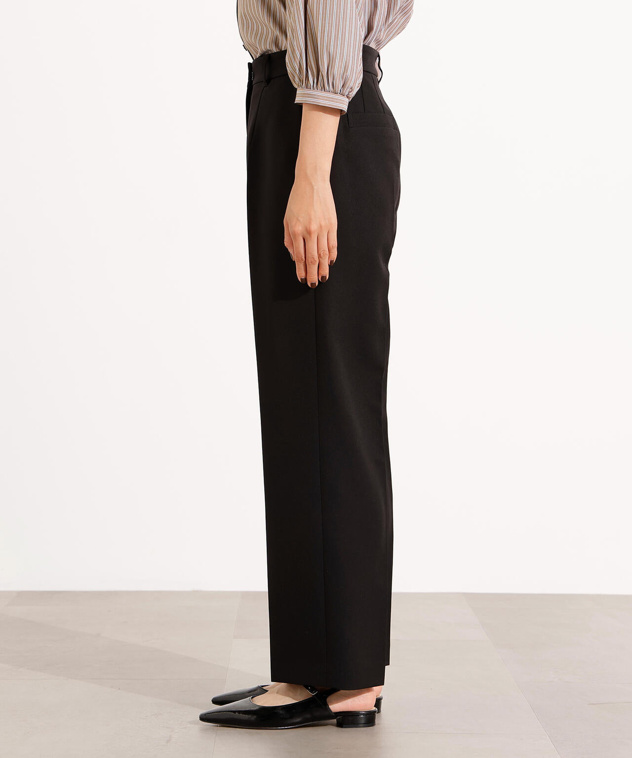 ベーシックストレートパンツ