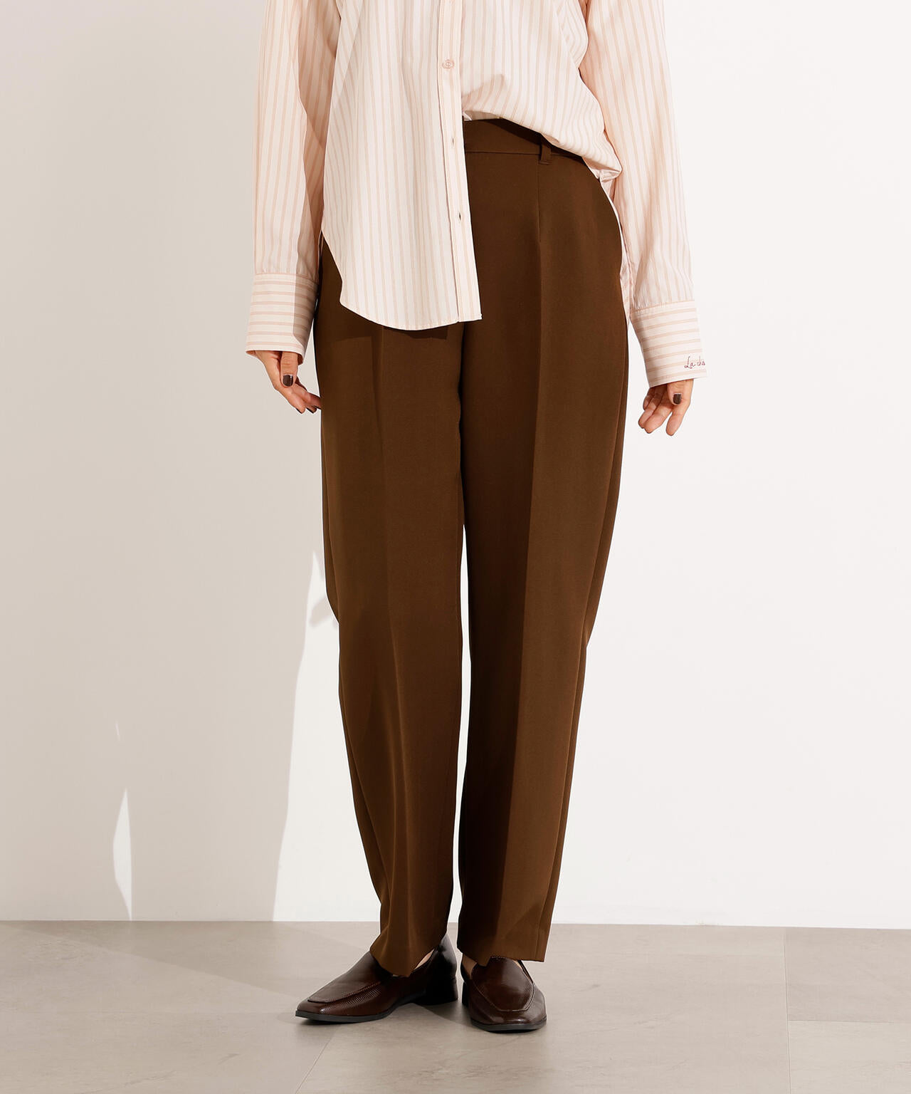 ベーシックストレートパンツ