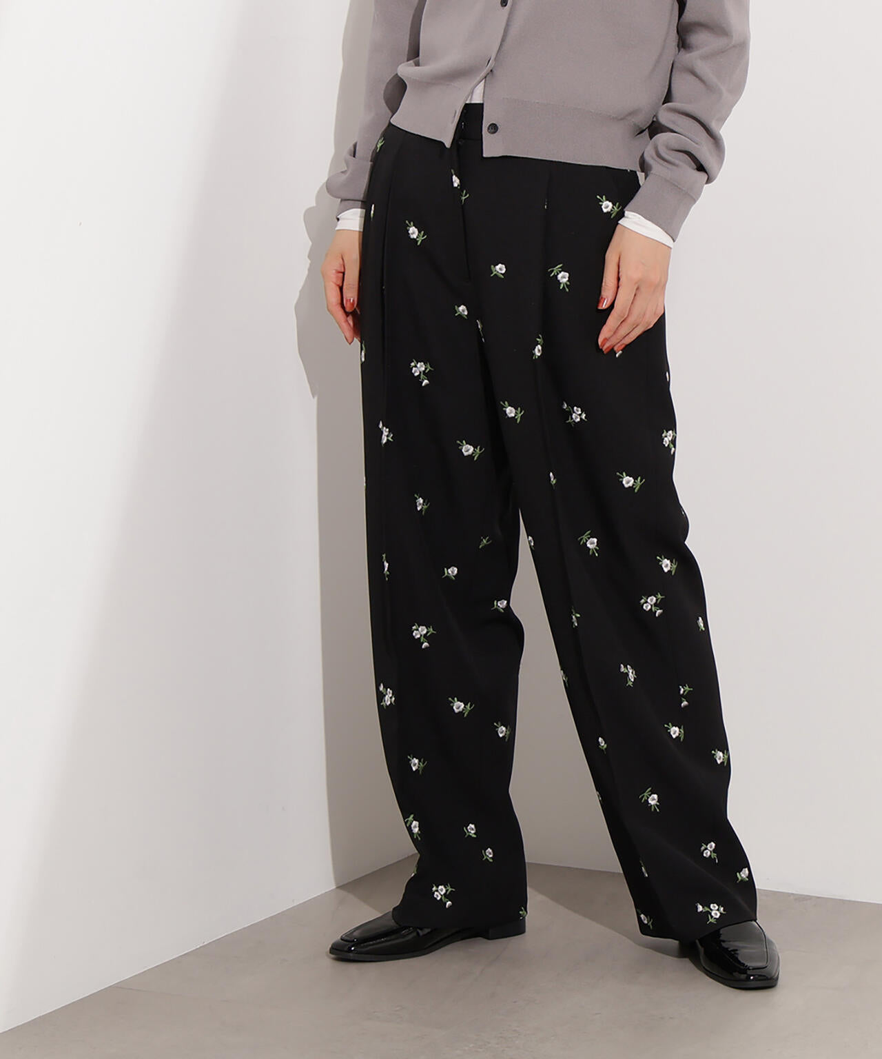 【小室安未さん着用】エンブロイダリーフラワーパンツ
