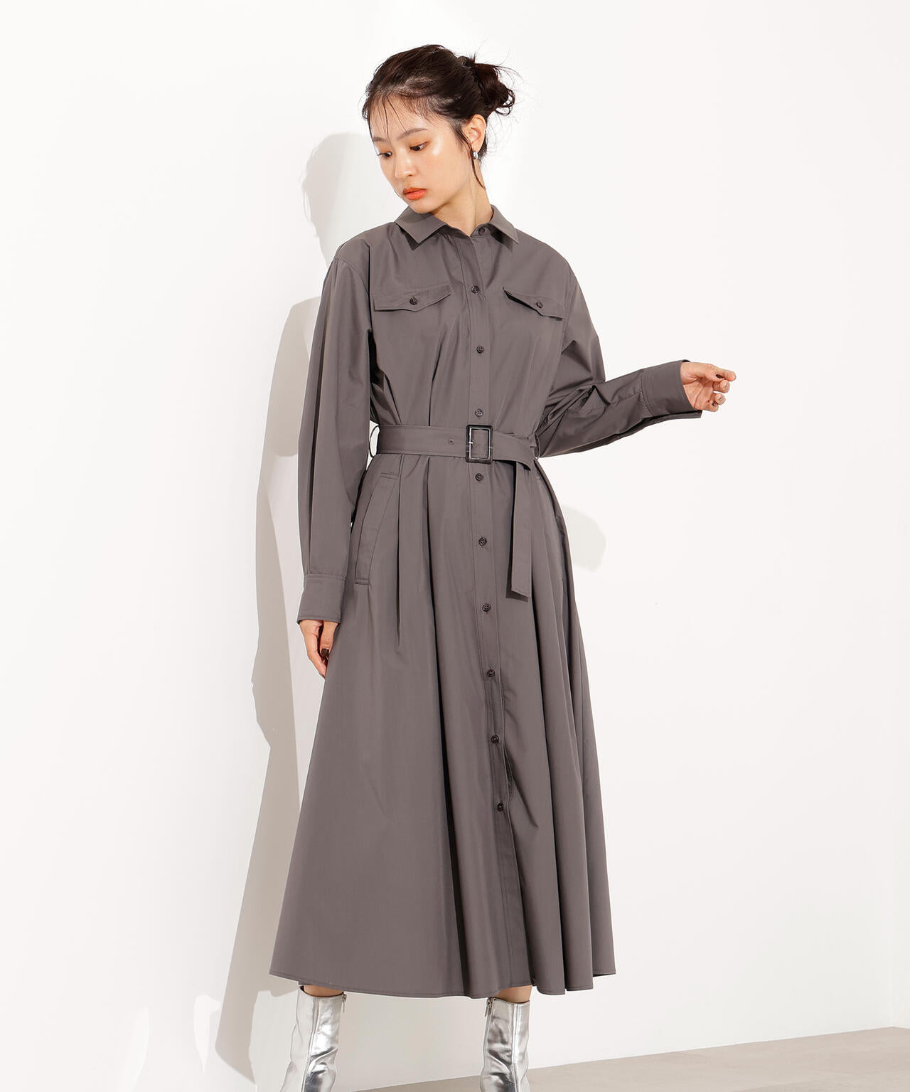 タック入りシャツワンピース