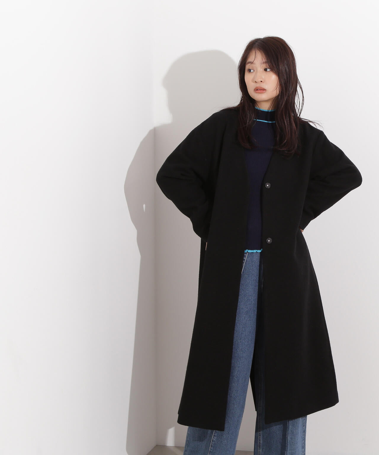 カラーレスロングコート