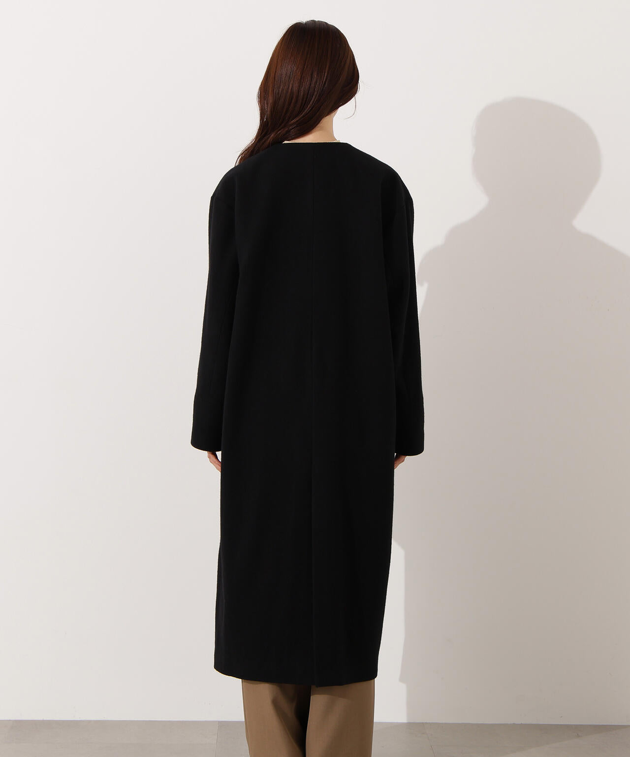 カラーレスロングコート