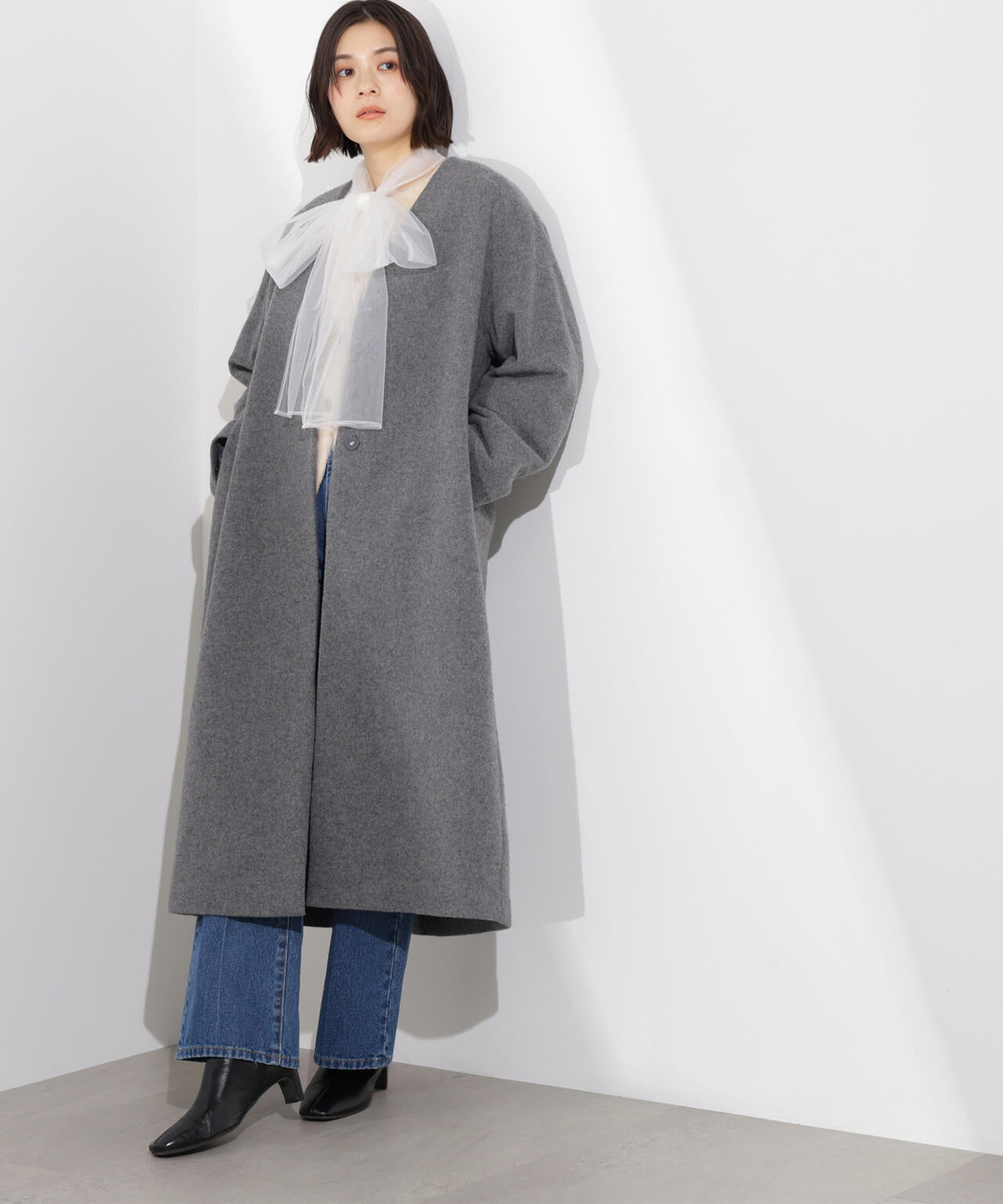 カラーレスロングコート