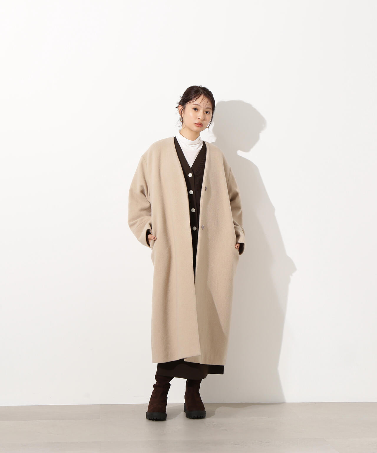 カラーレスロングコート