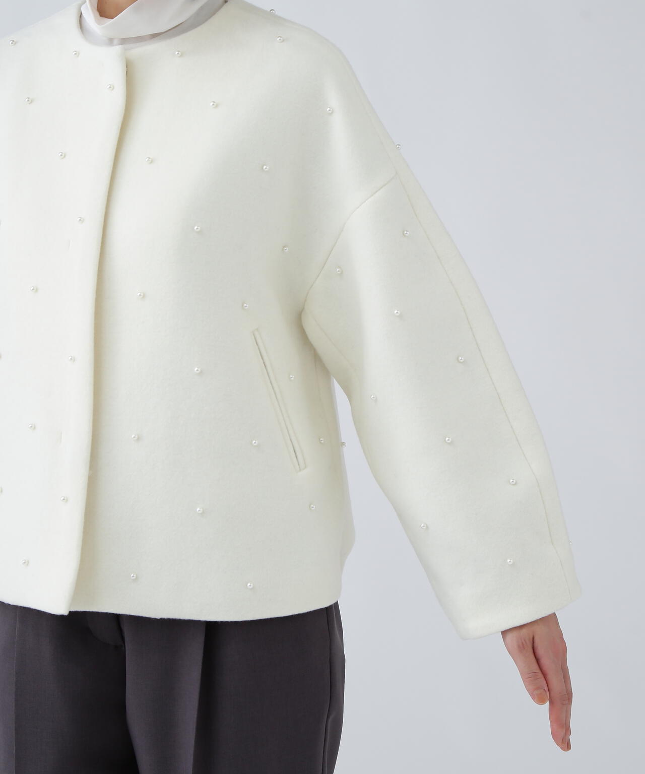 【好きを着て気分が高まる】羽織るジュエリー。パール付きショートコート