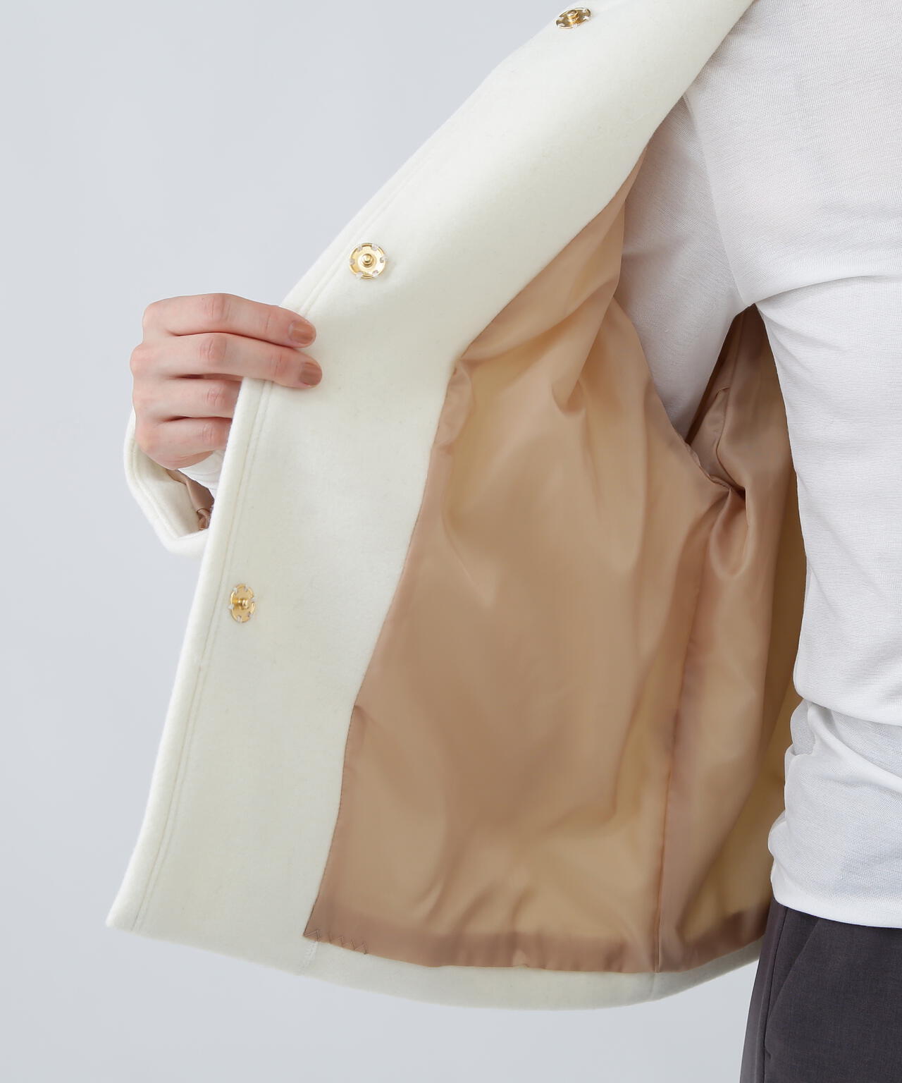 【好きを着て気分が高まる】羽織るジュエリー。パール付きショートコート