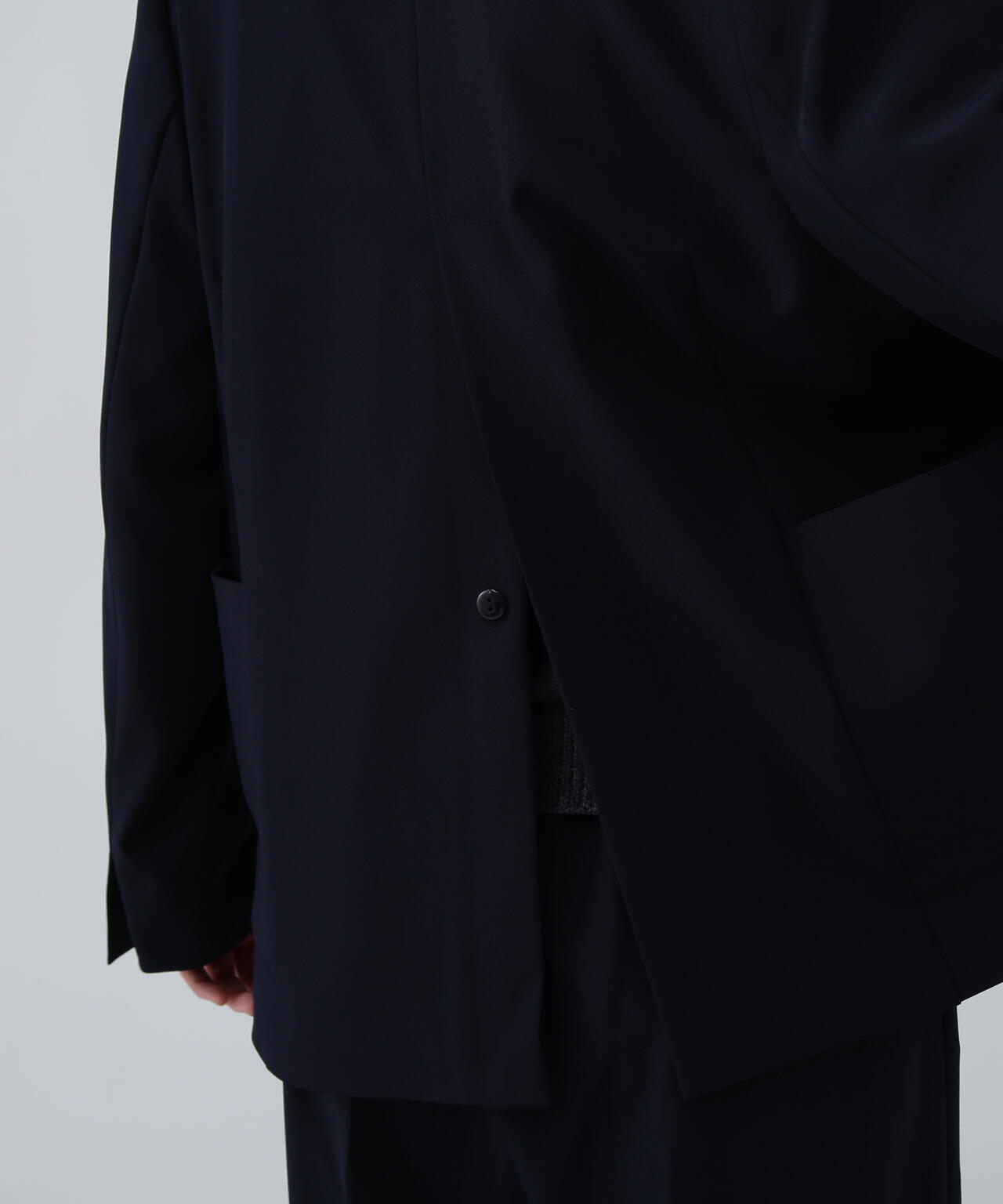 【365ユーティリティー】丸めて持ち運べる多機能忍ばせストレッチギャバテーラードジャケット