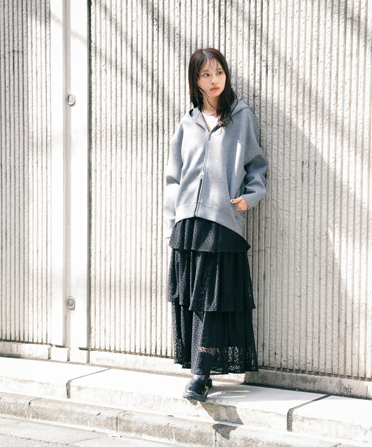 ダンボールフォルムパーカー