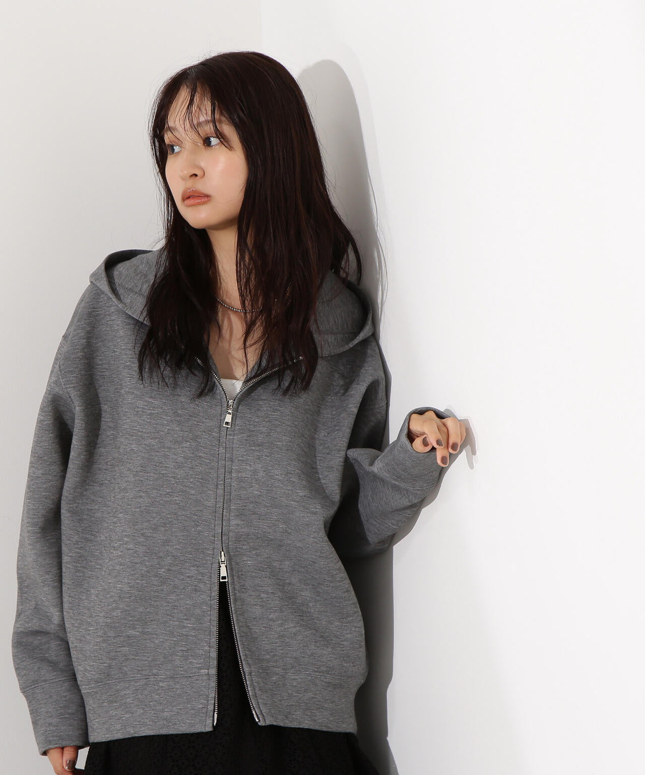 ダンボールフォルムパーカー