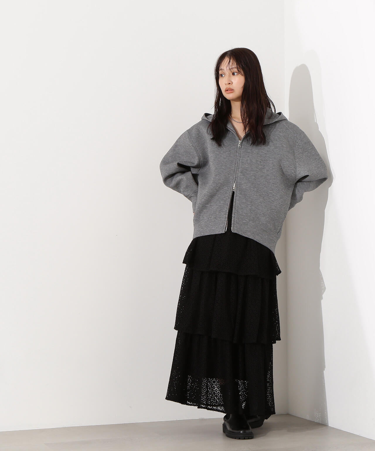 ダンボールフォルムパーカー