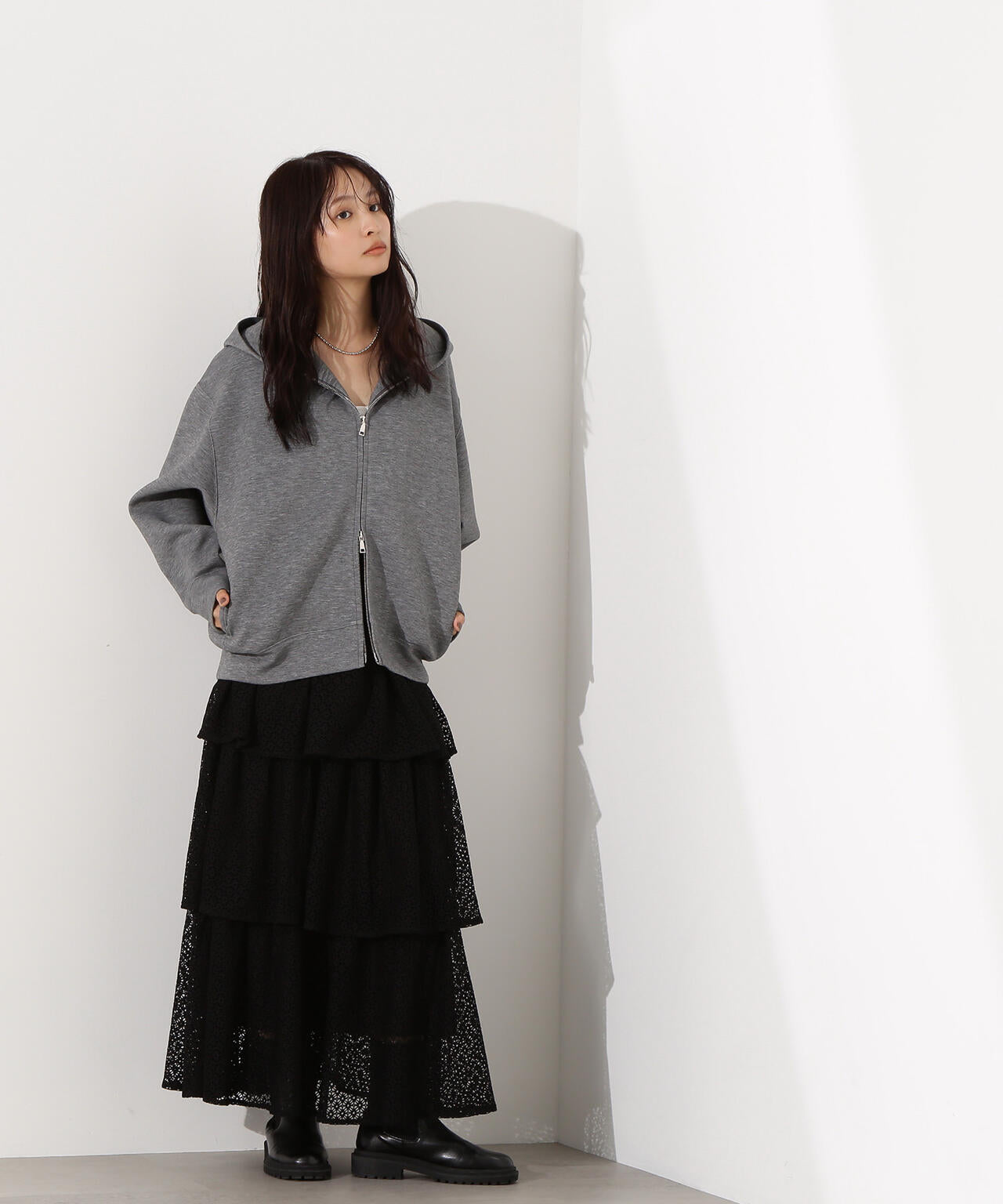 ダンボールフォルムパーカー