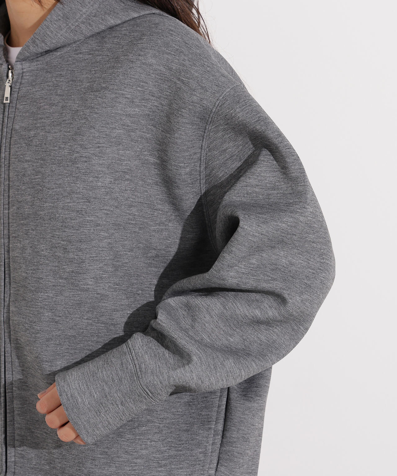 ダンボールフォルムパーカー