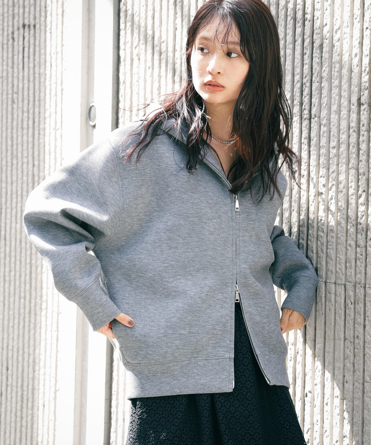 ボリュームパーカー　　アイボリー 1997 ロゴパーカー (アイボリー) - HUKE | 60% - アジア