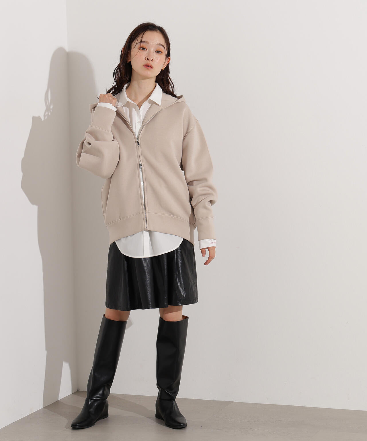 ダンボールフォルムパーカー