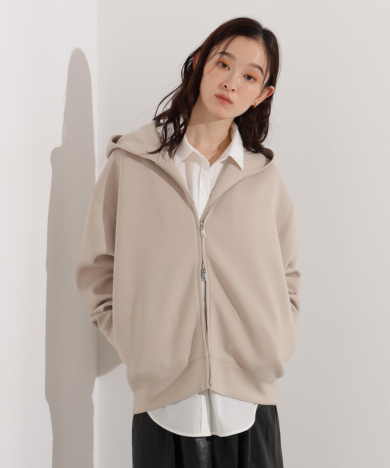 ダンボールフォルムパーカー