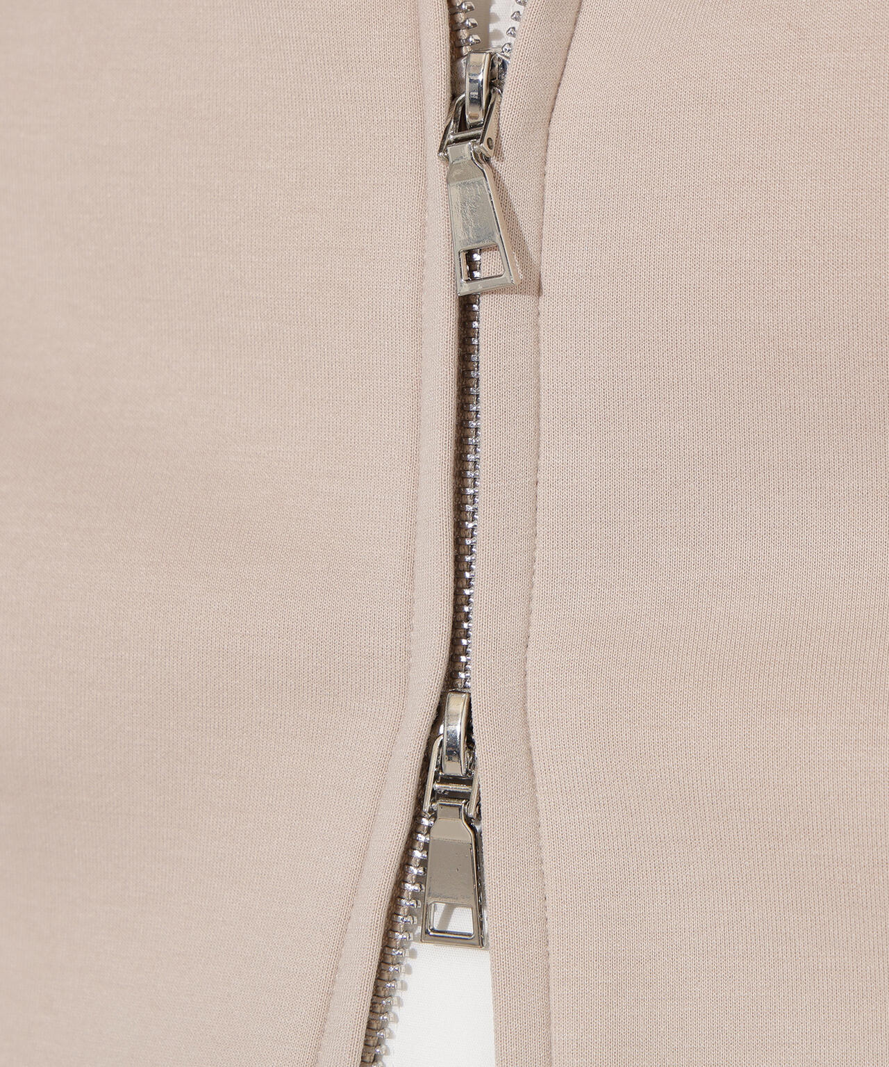 ダンボールフォルムパーカー