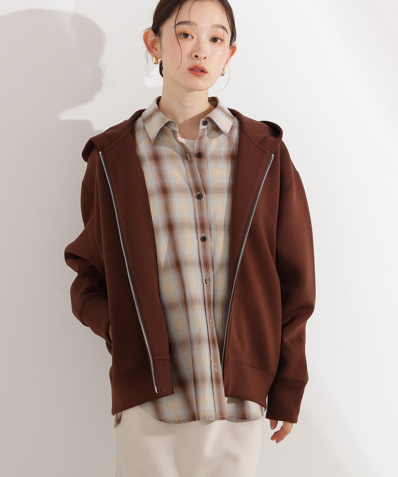 ダンボールフォルムパーカー