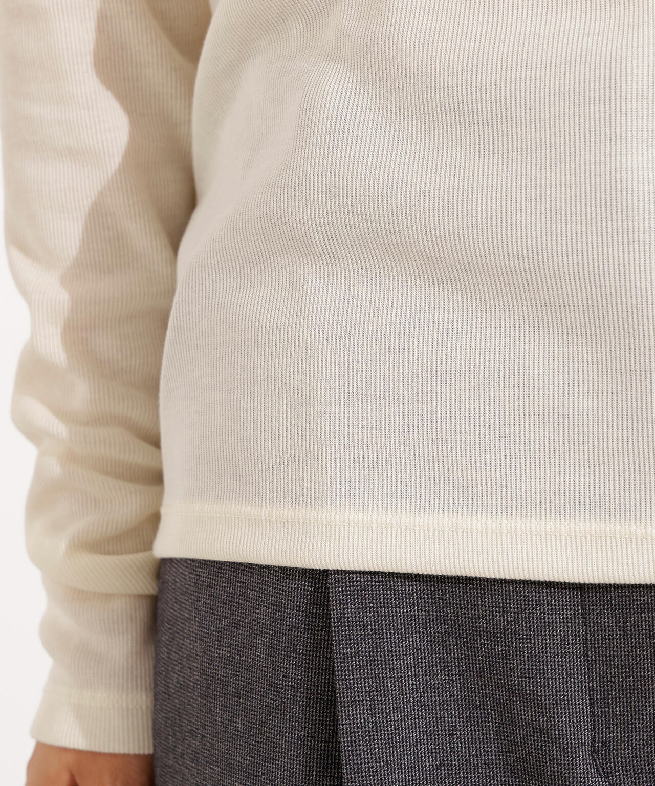 ヘンリーネックシアーカットソー