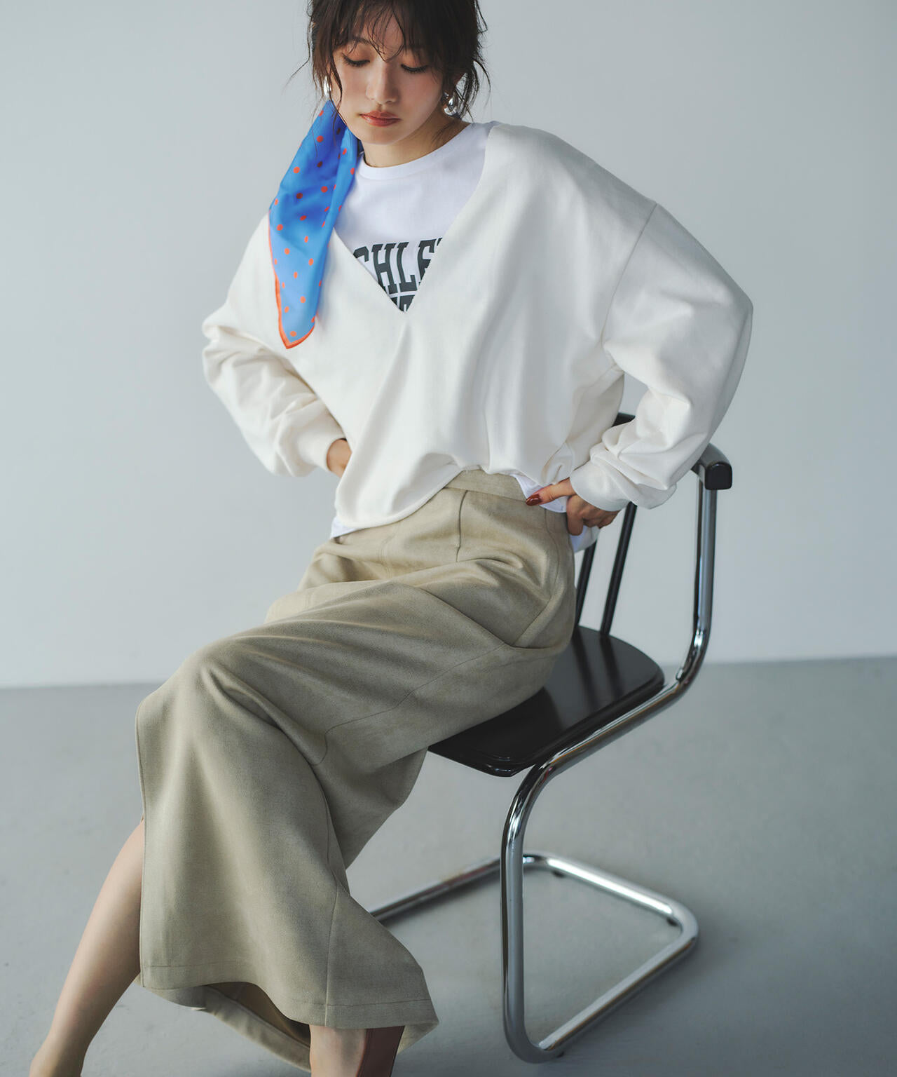 【小室安未さん着用】Vネックスウェットプルオーバー