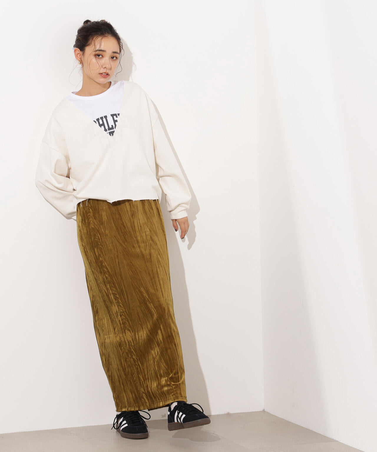 【小室安未さん着用】Vネックスウェットプルオーバー