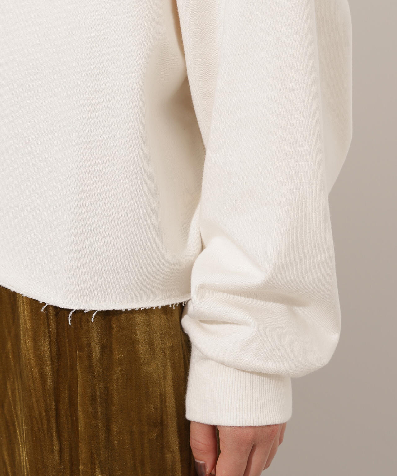 【小室安未さん着用】Vネックスウェットプルオーバー