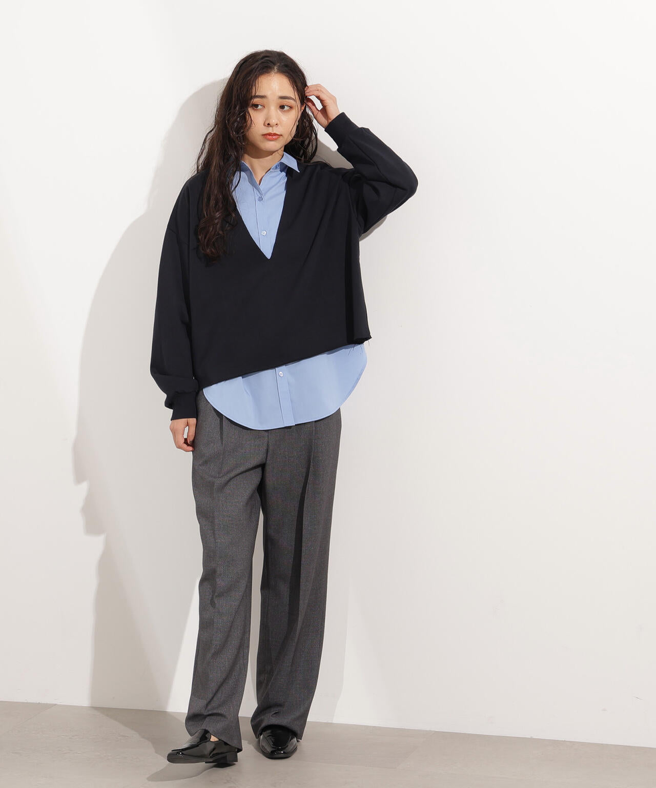 【小室安未さん着用】Vネックスウェットプルオーバー