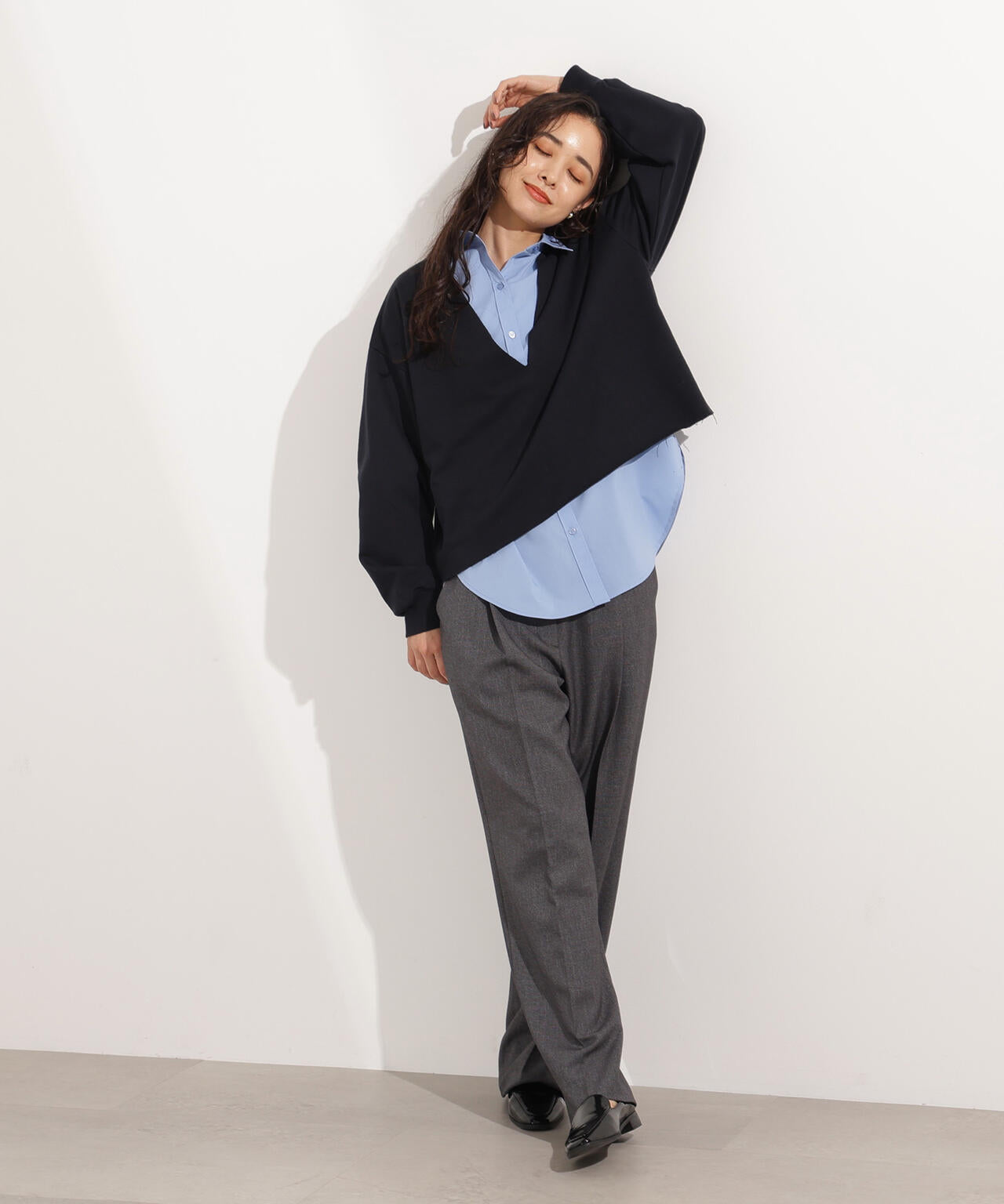 【小室安未さん着用】Vネックスウェットプルオーバー