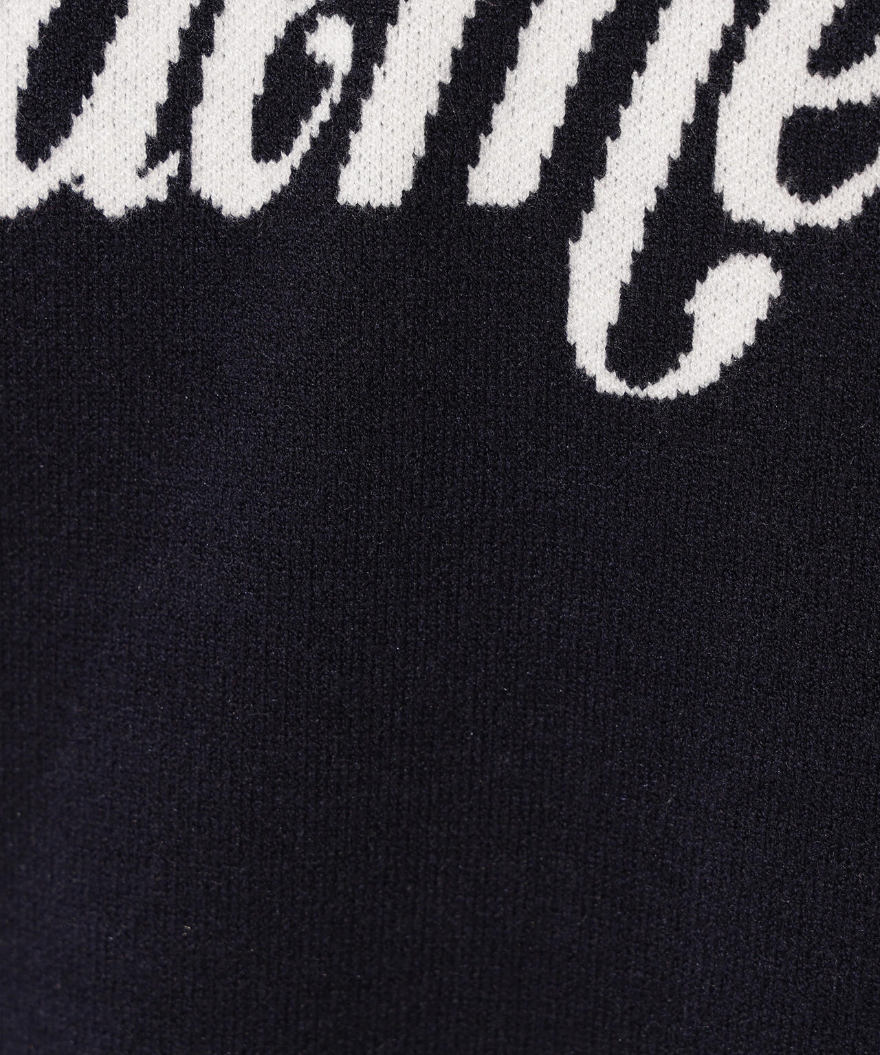 ロゴジャガードニット