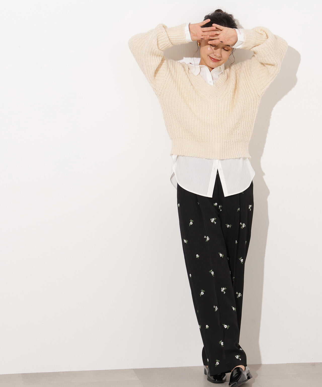 【岸本セシルさん着用】Vネックオーバーニット