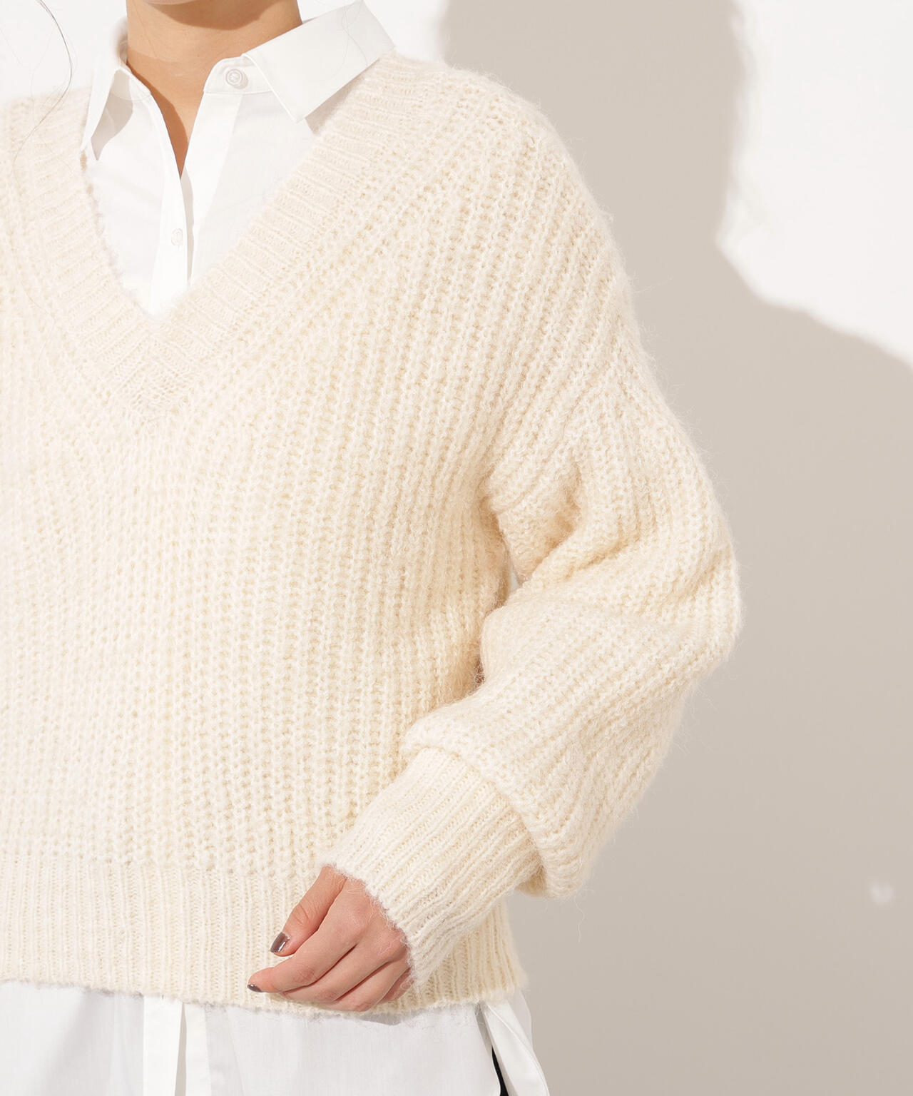 【岸本セシルさん着用】Vネックオーバーニット