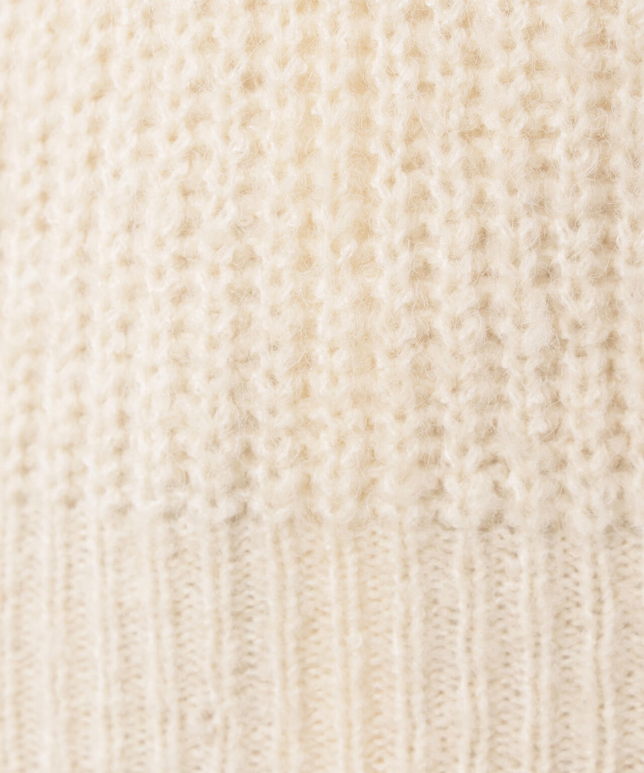 【岸本セシルさん着用】Vネックオーバーニット