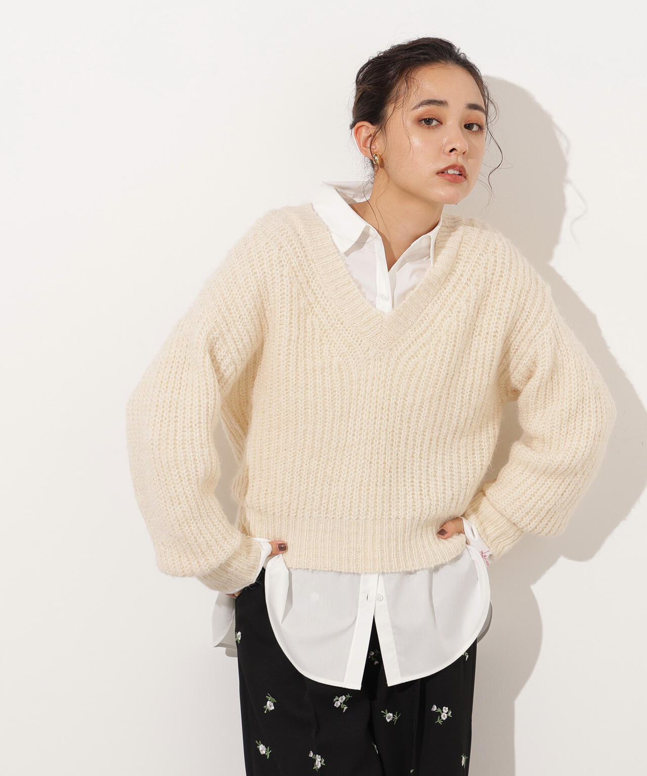 【岸本セシルさん着用】Vネックオーバーニット