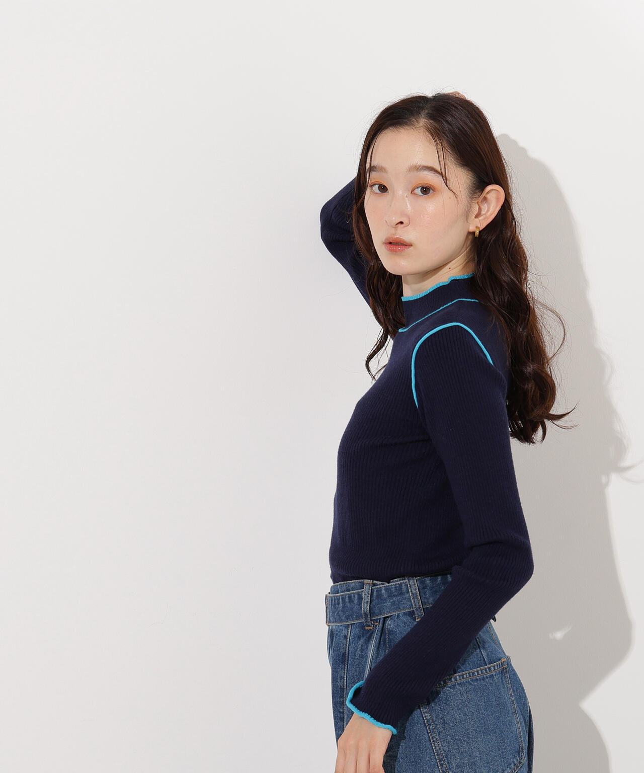 【岸本セシルさん着用】ラインモックネックニット