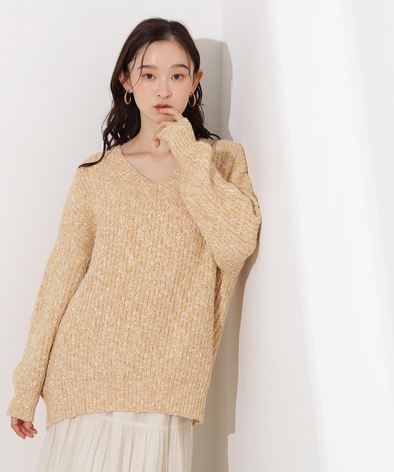 【新品タグ付】BEIGE, 上質Vネックニット キャメル 4 HOFI-046 18.5μmウール Vネックセーター：キャメル | 東大阪繊維研究所