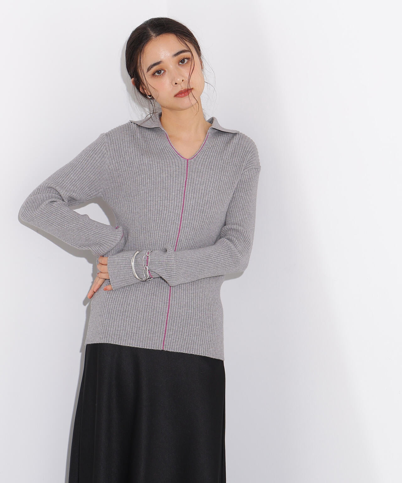 ラインスキッパーリブニット