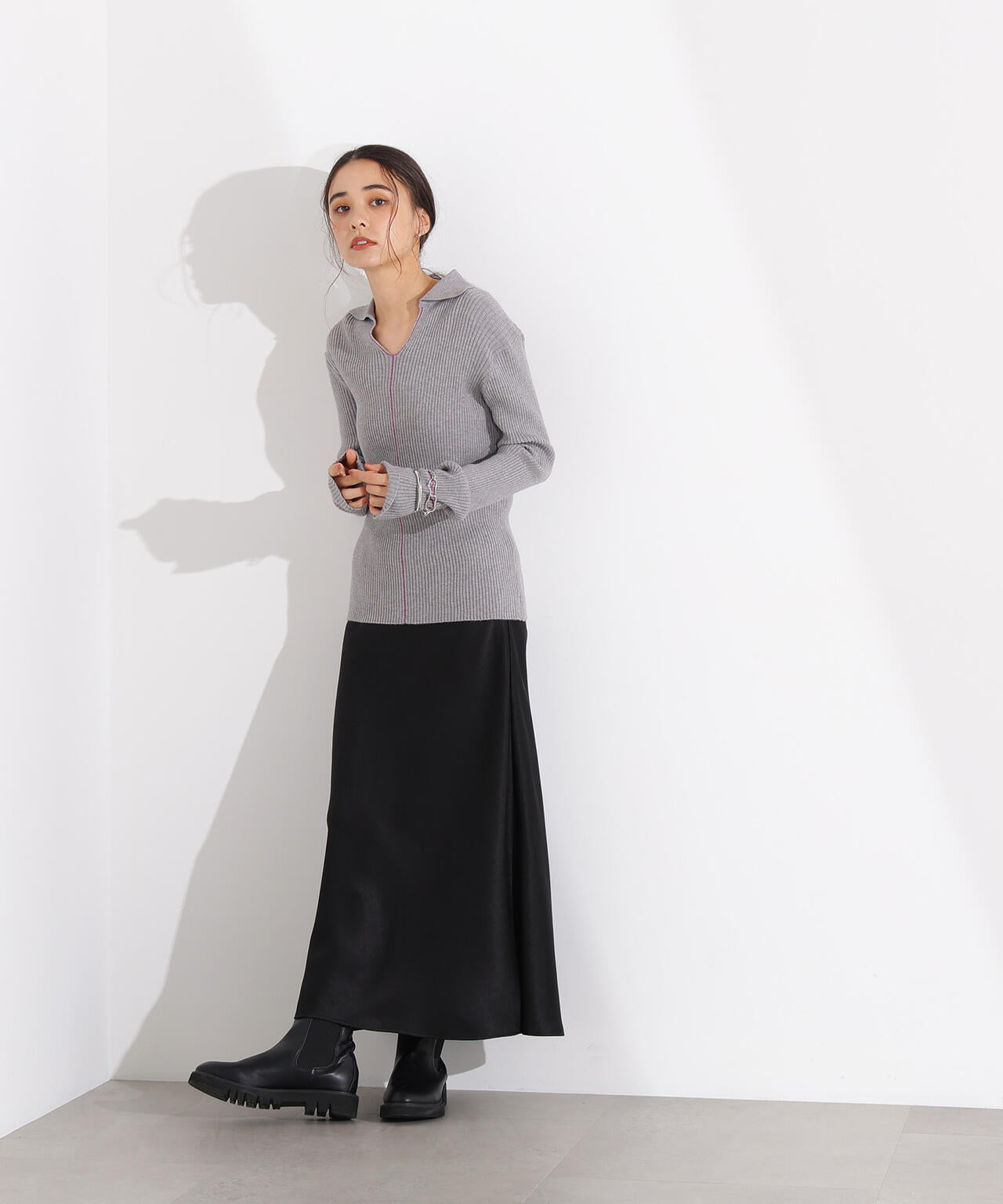 ラインスキッパーリブニット