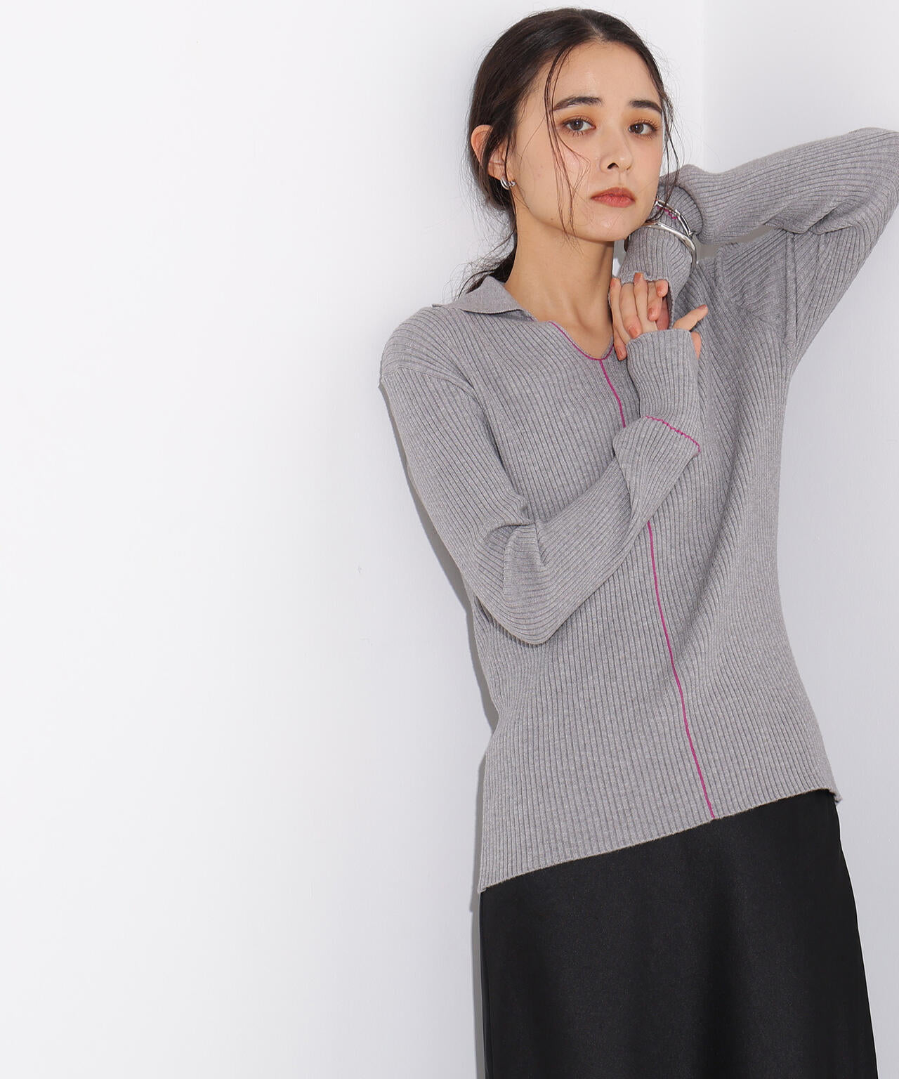 ラインスキッパーリブニット