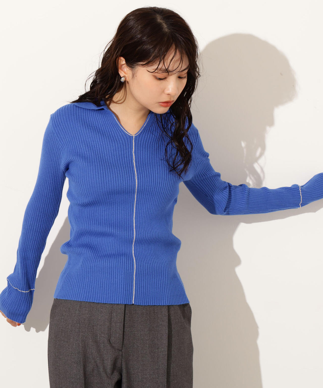 ラインスキッパーリブニット