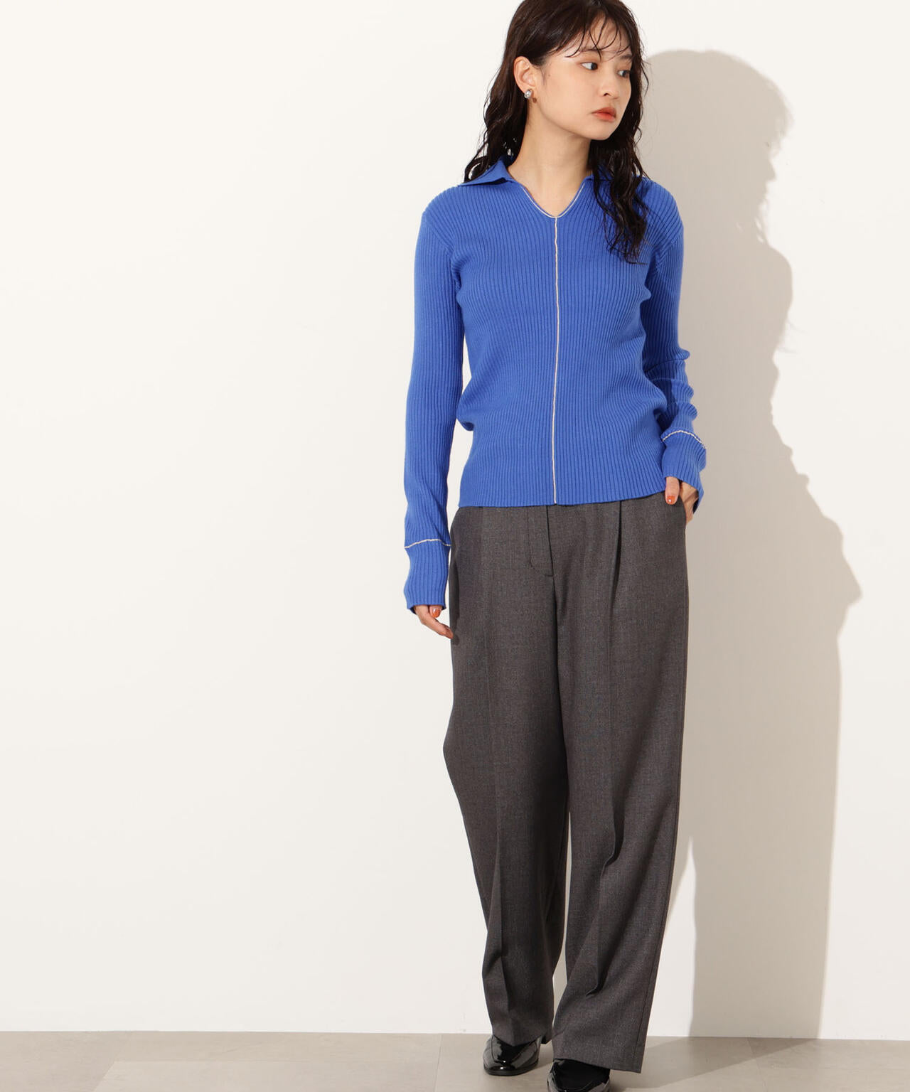 ラインスキッパーリブニット