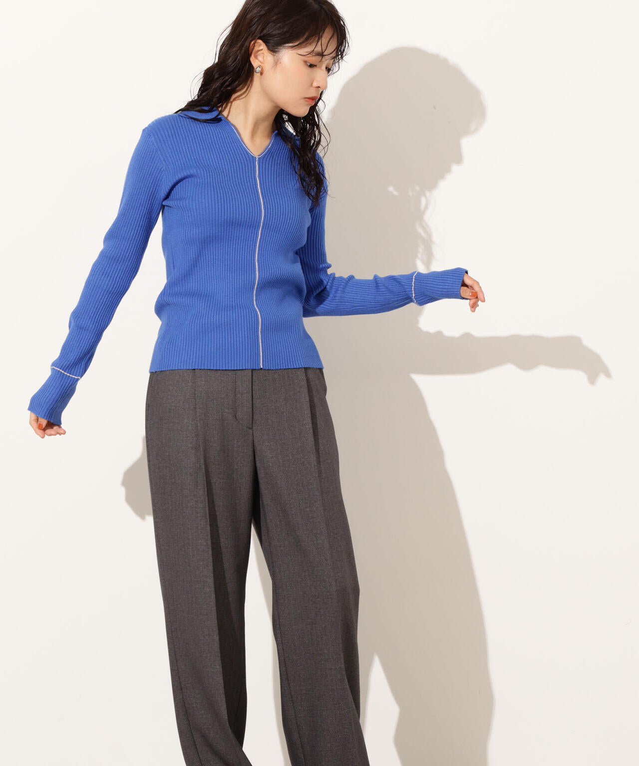 ラインスキッパーリブニット