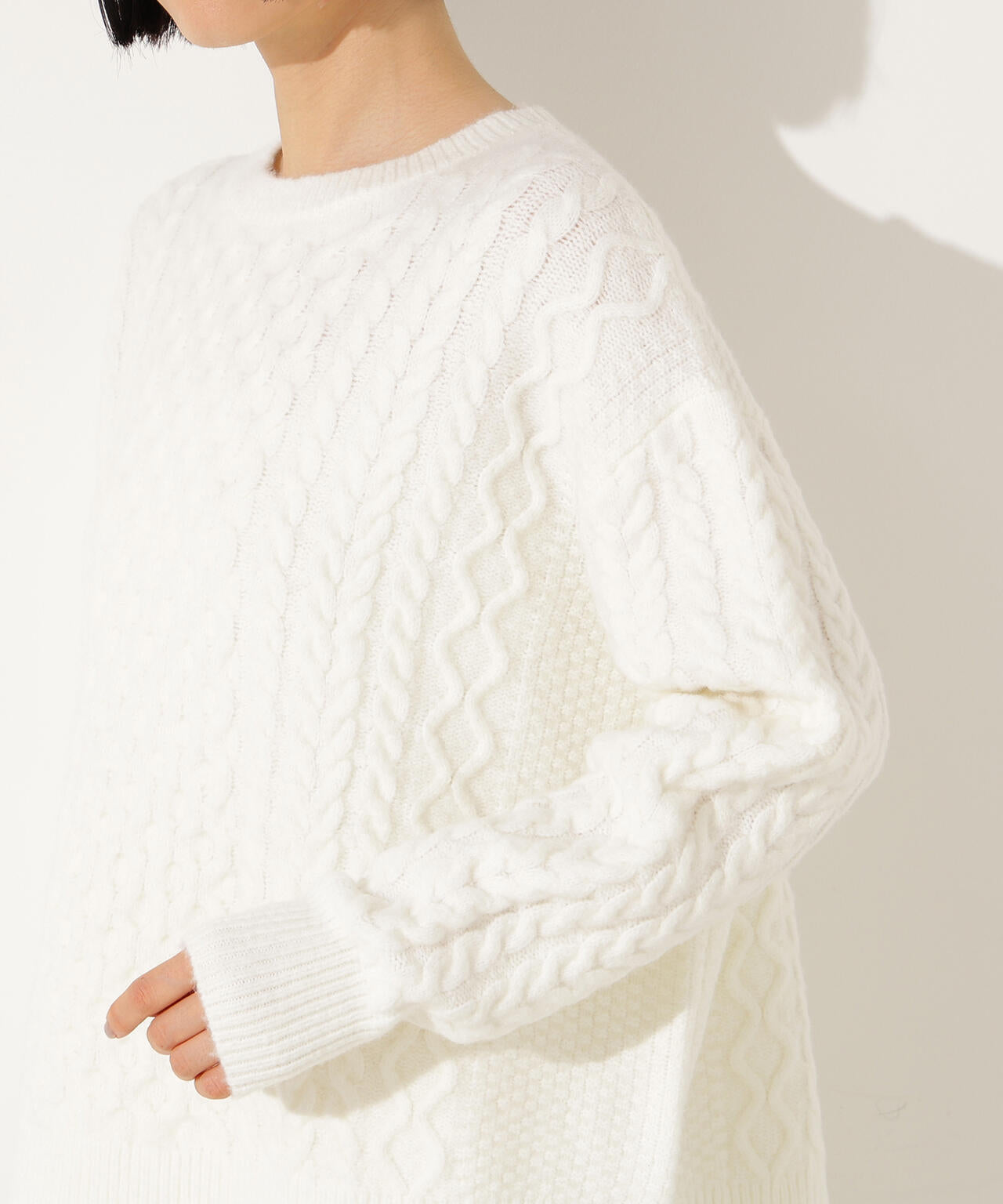 ベーシックケーブルニット