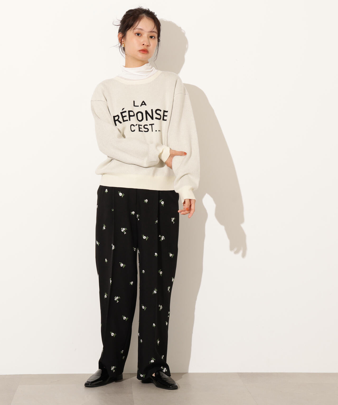 フレンチロゴジャガードニット