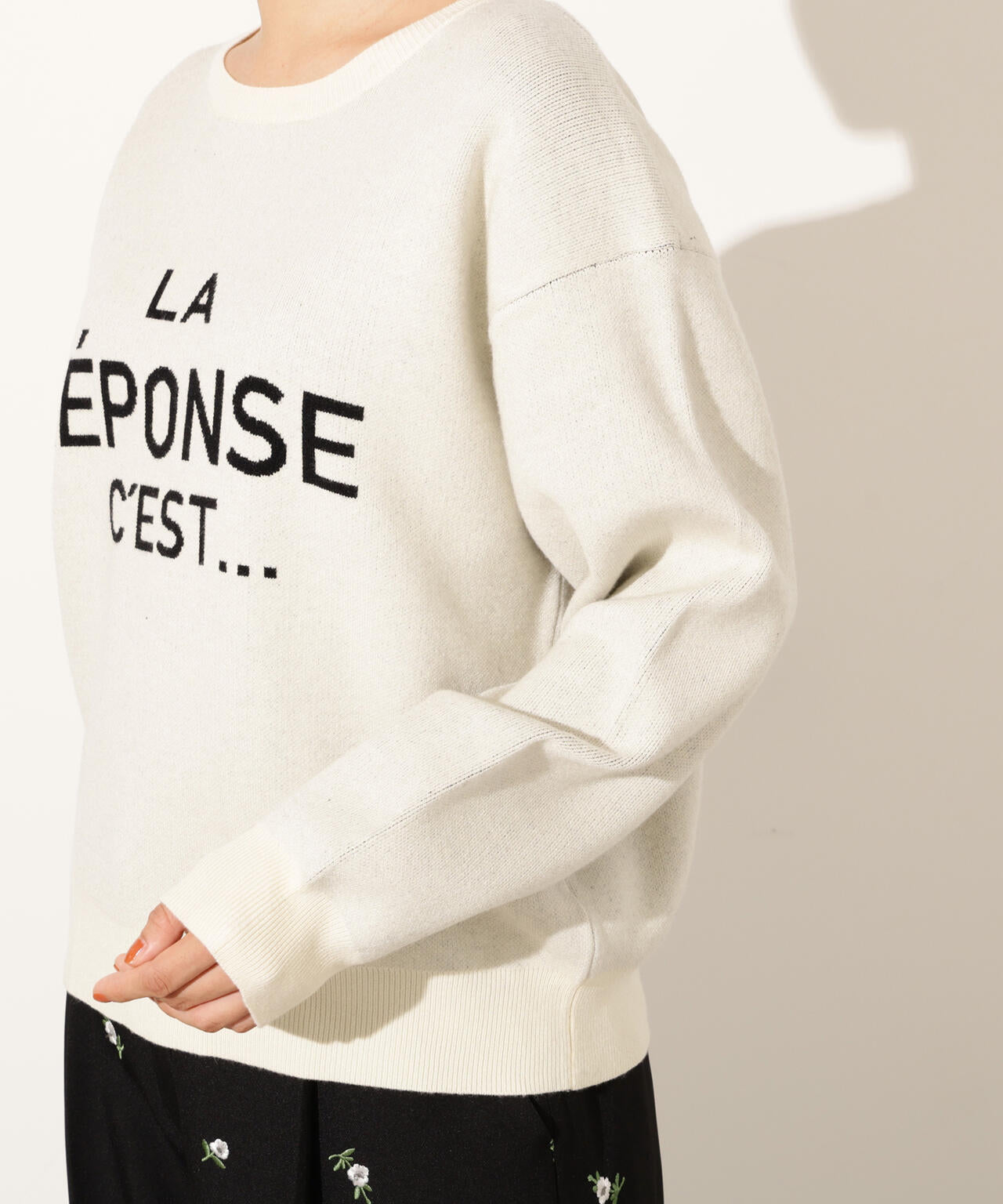 フレンチロゴジャガードニット