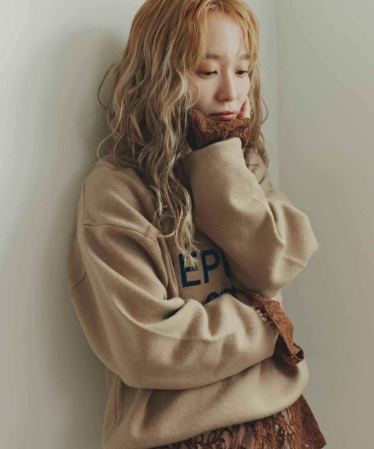 フレンチロゴジャガードニット